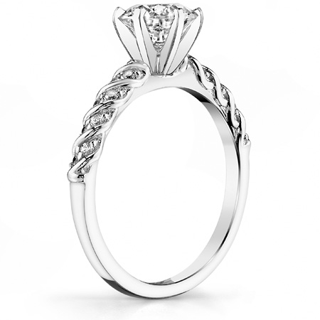 Витиеватое помолвочное кольцо с бриллиантом 0.5 карат