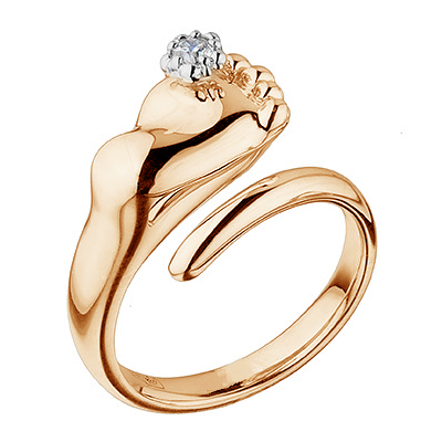 Кольцо пяточка младенца с бриллиантом розовое золото