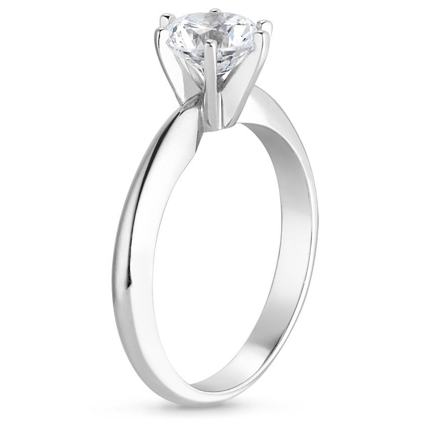 Классическое кольцо с одним бриллиантом